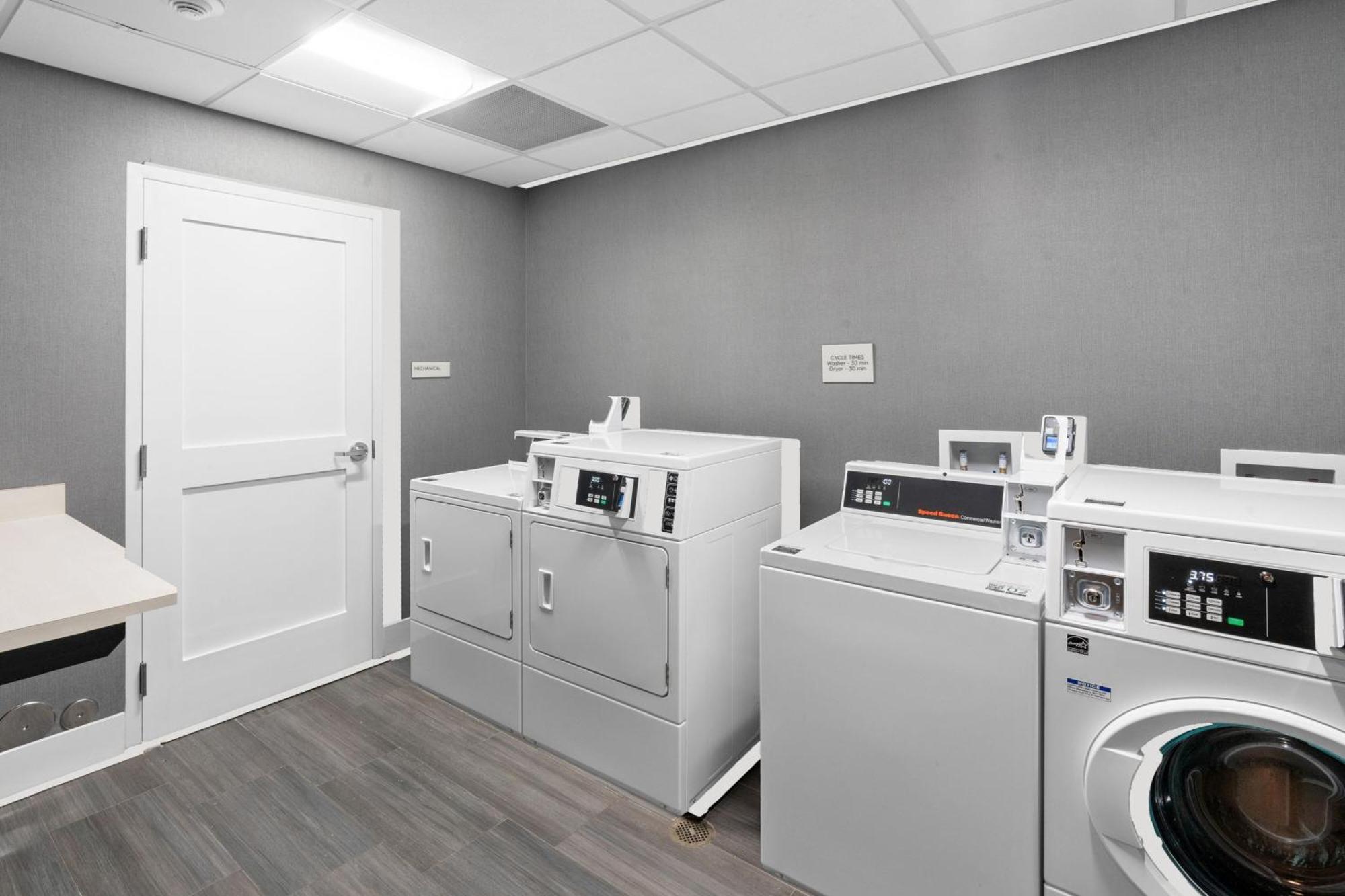 Towneplace Suites Jacksonville Airport Bagian luar foto